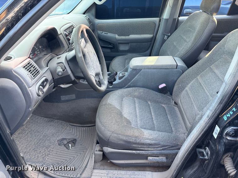 image for item EA7697 2004 Ford Explorer SUV