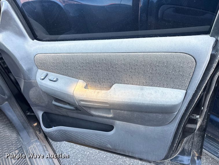 image for item EA7697 2004 Ford Explorer SUV