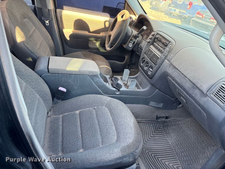 image for item EA7697 2004 Ford Explorer SUV
