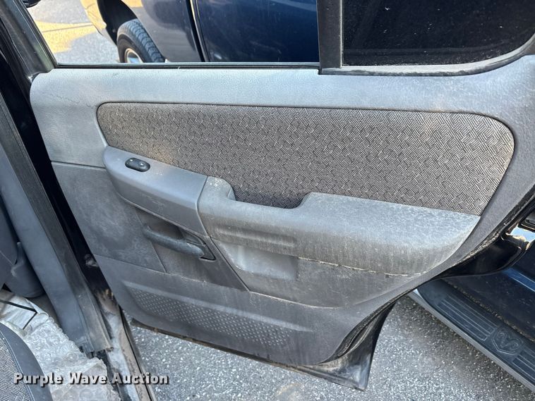 image for item EA7697 2004 Ford Explorer SUV