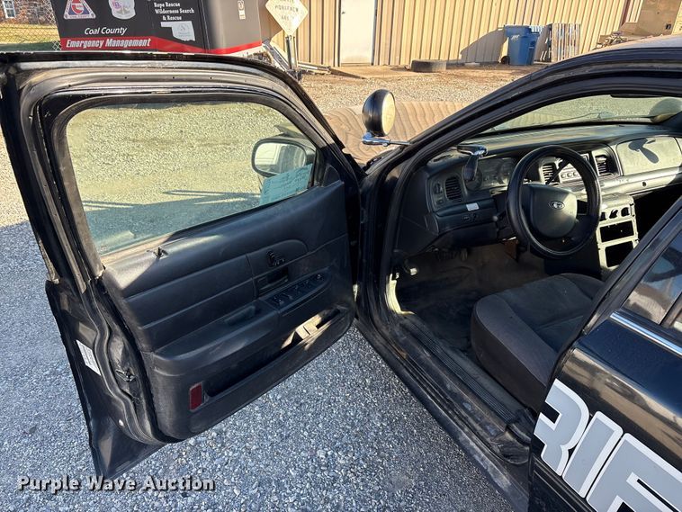 image for item EA7738 2011 Ford Crown Victoria Police Interceptor 