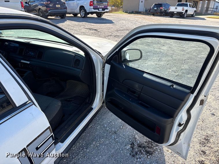 image for item EA7739 2008 Ford Crown Victoria Police Interceptor 