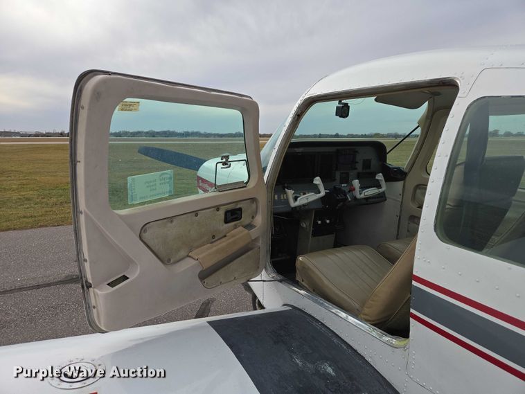 image for item EB1158 1980 Beechcraft Sundowner C23 airplane