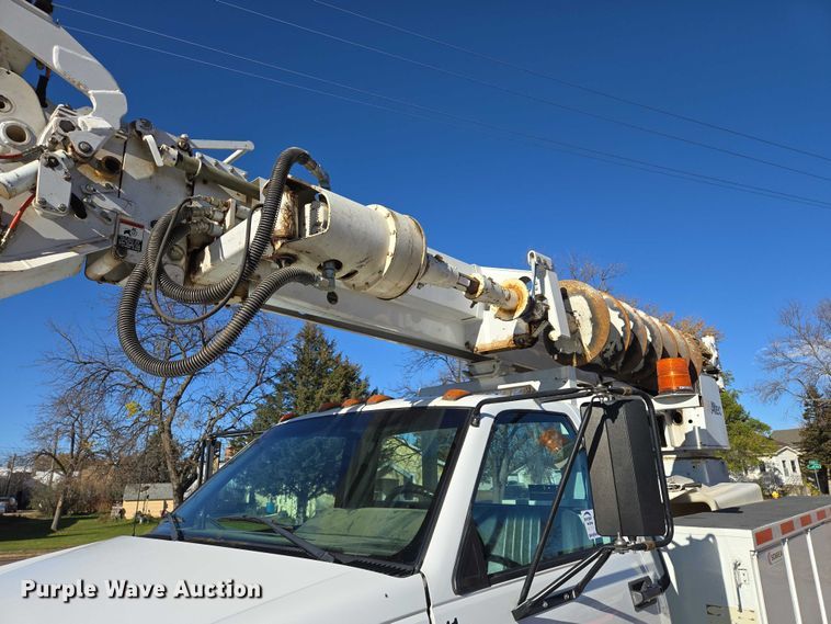 image for item EB1159 2001 GMC C7500 digger derrick truck