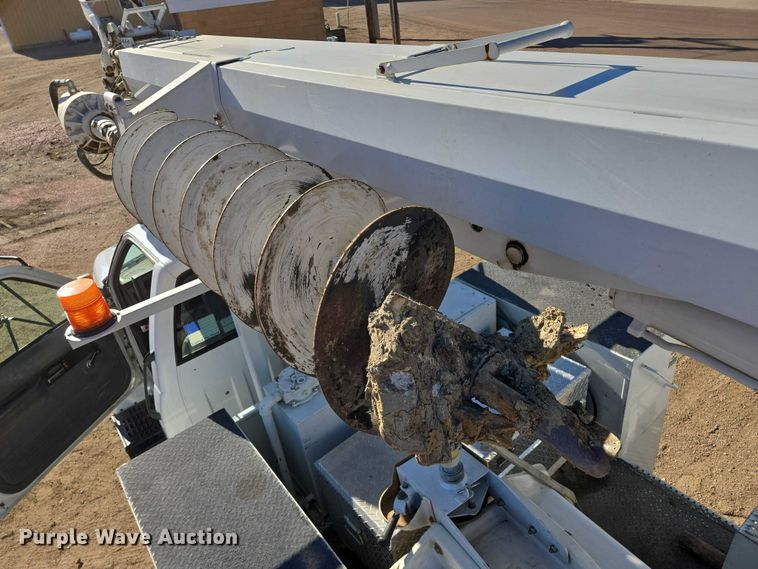 image for item EB1159 2001 GMC C7500 digger derrick truck