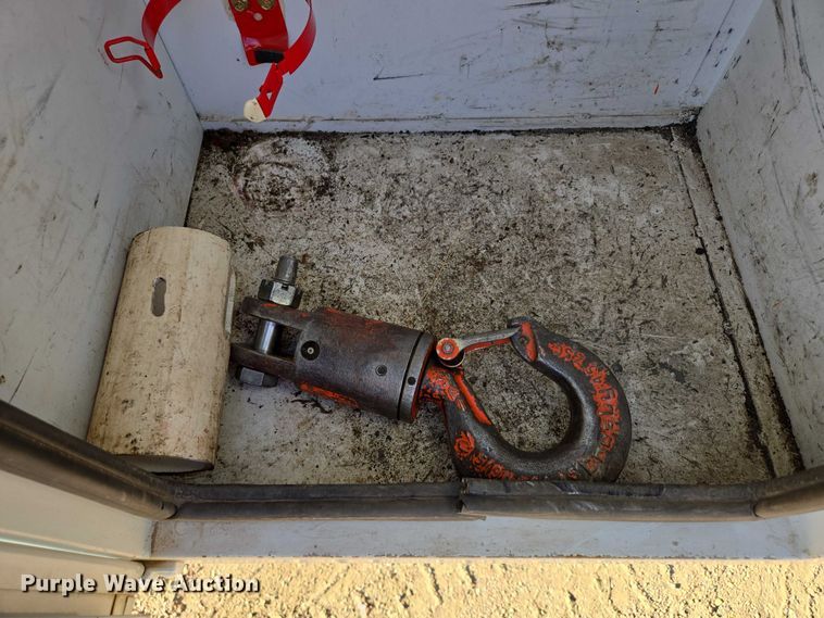 image for item EB1159 2001 GMC C7500 digger derrick truck