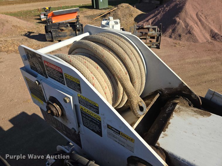 image for item EB1159 2001 GMC C7500 digger derrick truck