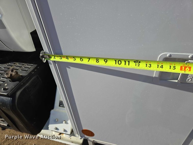 image for item EB1159 2001 GMC C7500 digger derrick truck