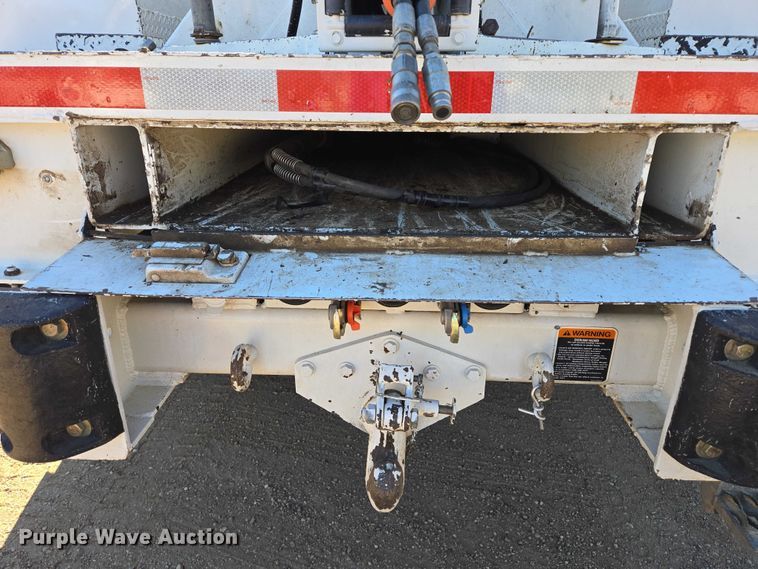 image for item EB1159 2001 GMC C7500 digger derrick truck