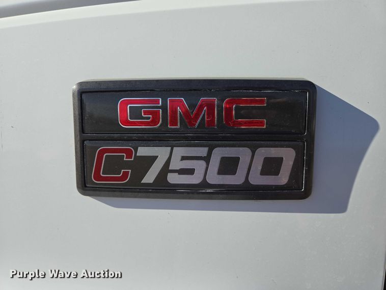 image for item EB1159 2001 GMC C7500 digger derrick truck