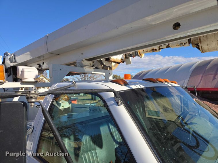 image for item EB1159 2001 GMC C7500 digger derrick truck