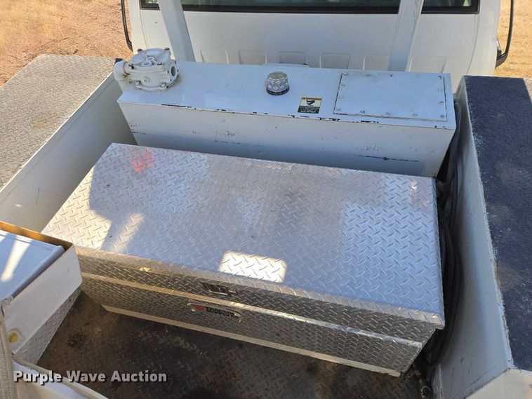 image for item EB1159 2001 GMC C7500 digger derrick truck