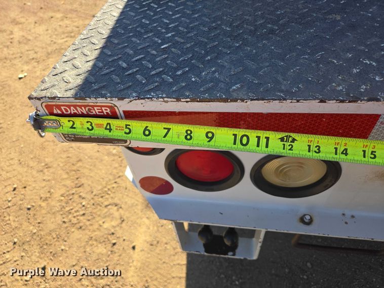 image for item EB1159 2001 GMC C7500 digger derrick truck