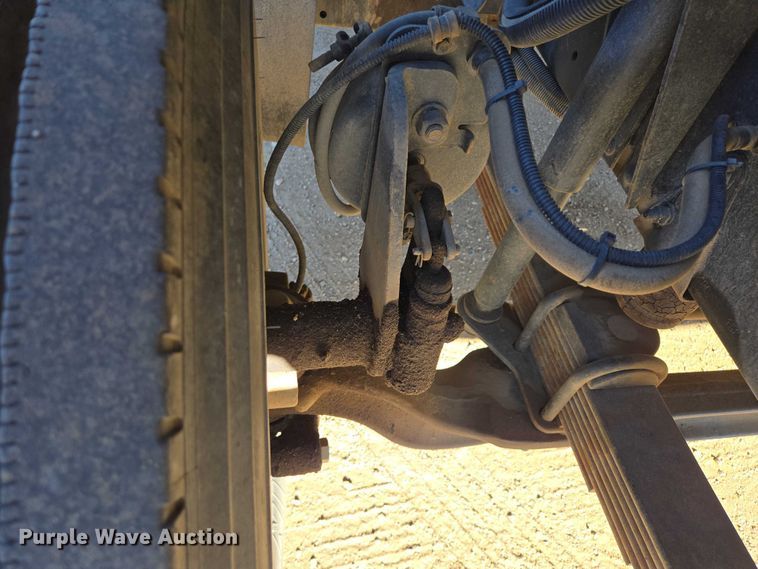 image for item EB1159 2001 GMC C7500 digger derrick truck