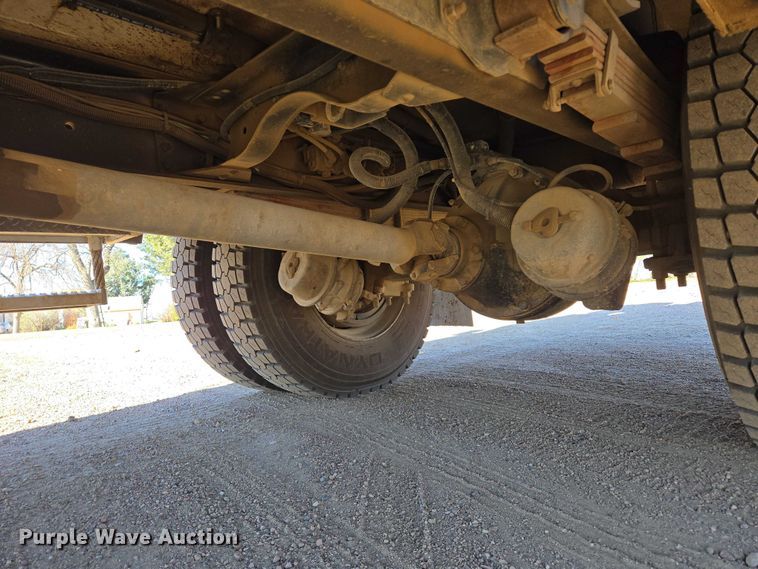 image for item EB1159 2001 GMC C7500 digger derrick truck