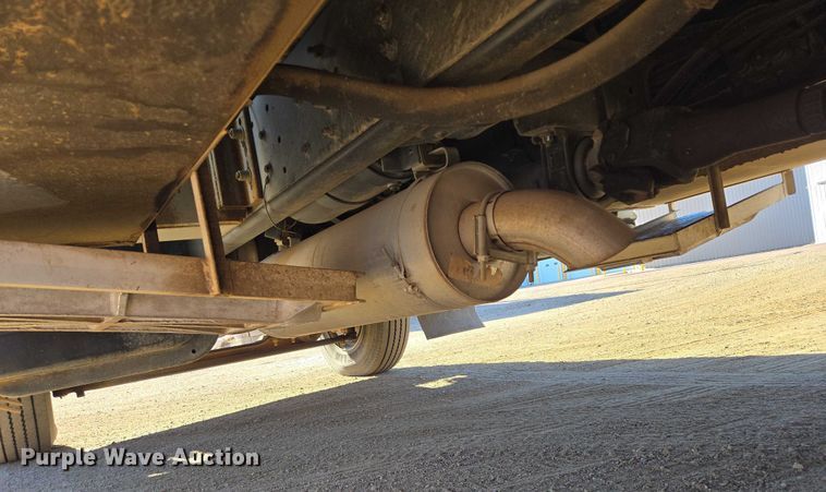 image for item EB1159 2001 GMC C7500 digger derrick truck