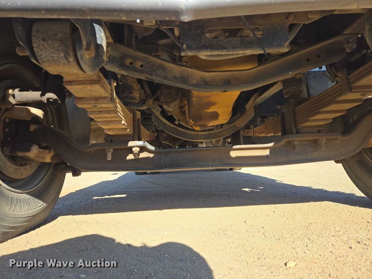 image for item EB1159 2001 GMC C7500 digger derrick truck