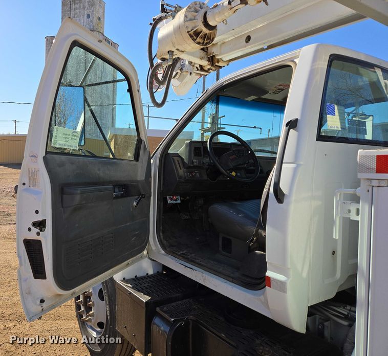 image for item EB1159 2001 GMC C7500 digger derrick truck