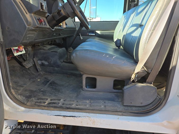 image for item EB1159 2001 GMC C7500 digger derrick truck