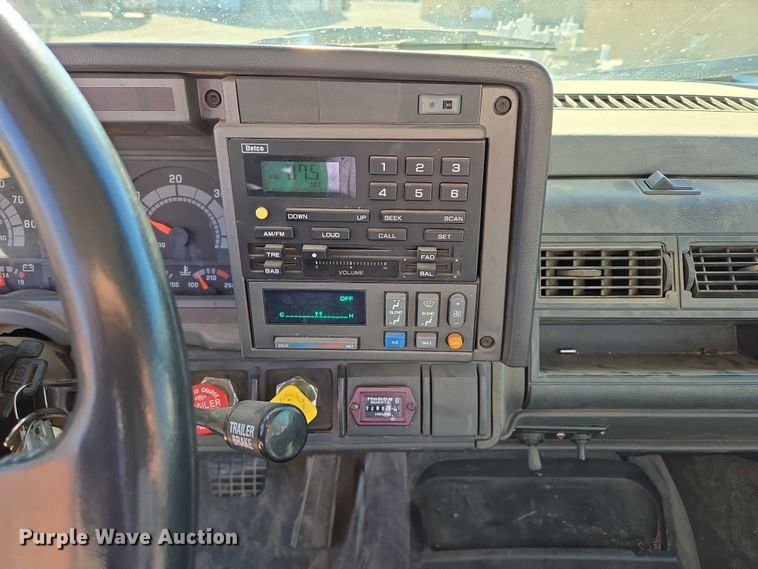 image for item EB1159 2001 GMC C7500 digger derrick truck