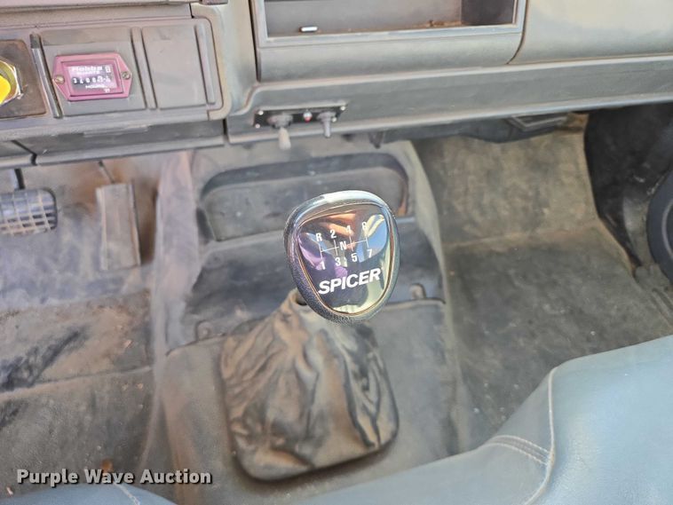 image for item EB1159 2001 GMC C7500 digger derrick truck