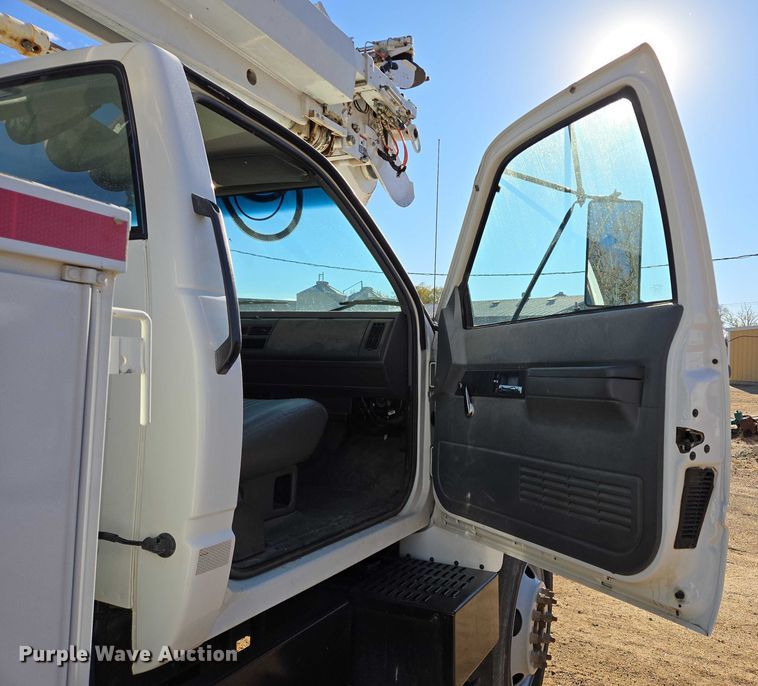 image for item EB1159 2001 GMC C7500 digger derrick truck