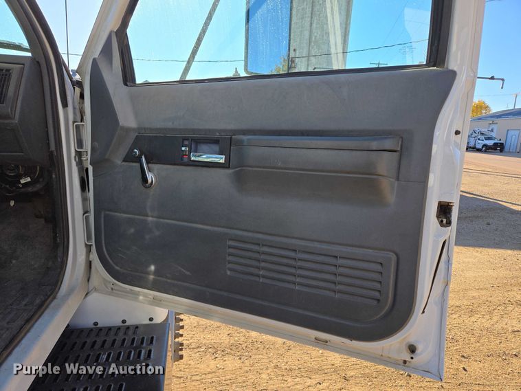 image for item EB1159 2001 GMC C7500 digger derrick truck