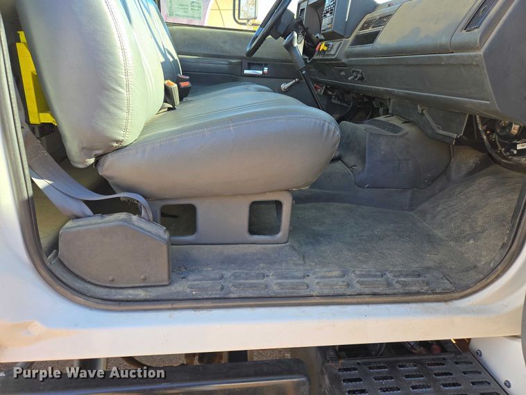 image for item EB1159 2001 GMC C7500 digger derrick truck