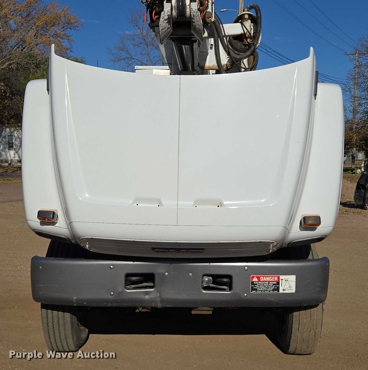 image for item EB1159 2001 GMC C7500 digger derrick truck