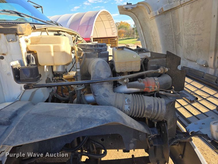 image for item EB1159 2001 GMC C7500 digger derrick truck