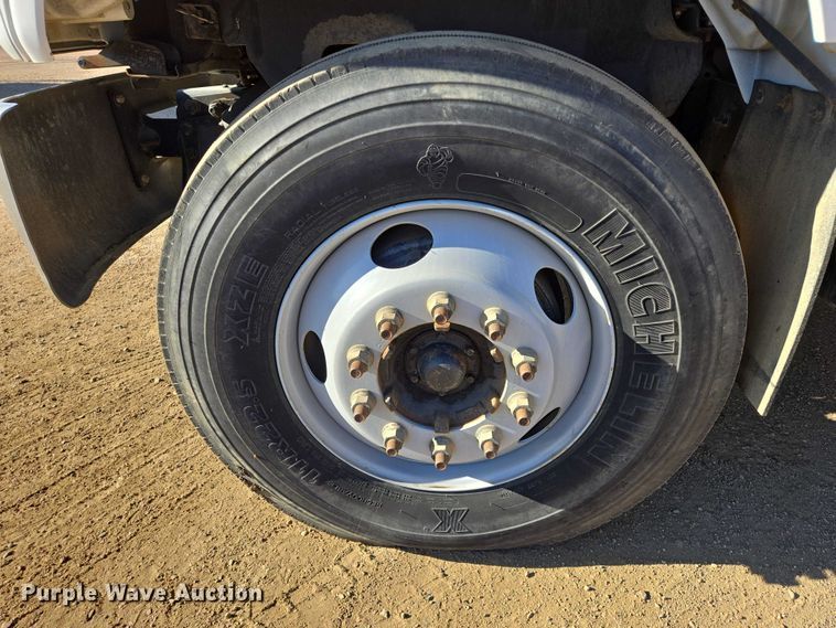 image for item EB1159 2001 GMC C7500 digger derrick truck