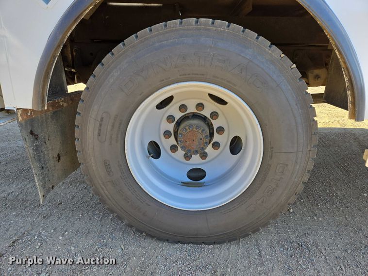 image for item EB1159 2001 GMC C7500 digger derrick truck