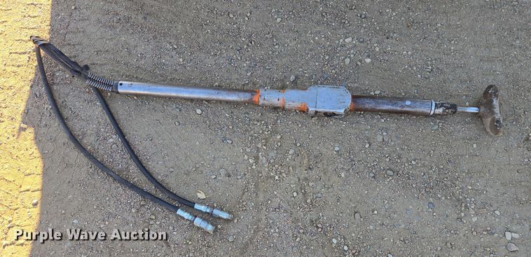 image for item EB1159 2001 GMC C7500 digger derrick truck