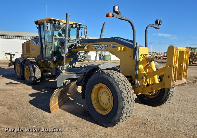 MOTOCONFORMADORA JOHN DEERE 772G 2015