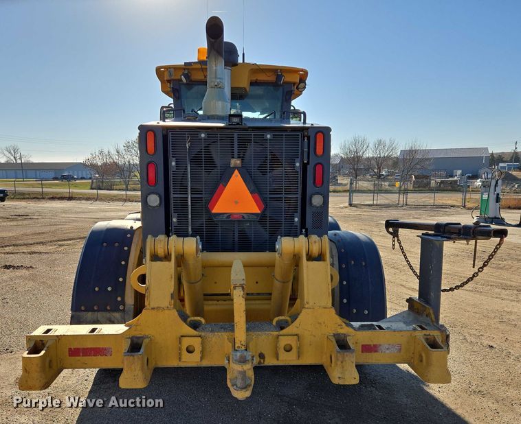 image for item EB1165 2015 John Deere 772G motor grader