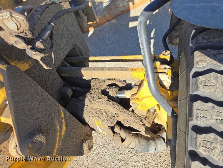 image for item EB1165 2015 John Deere 772G motor grader