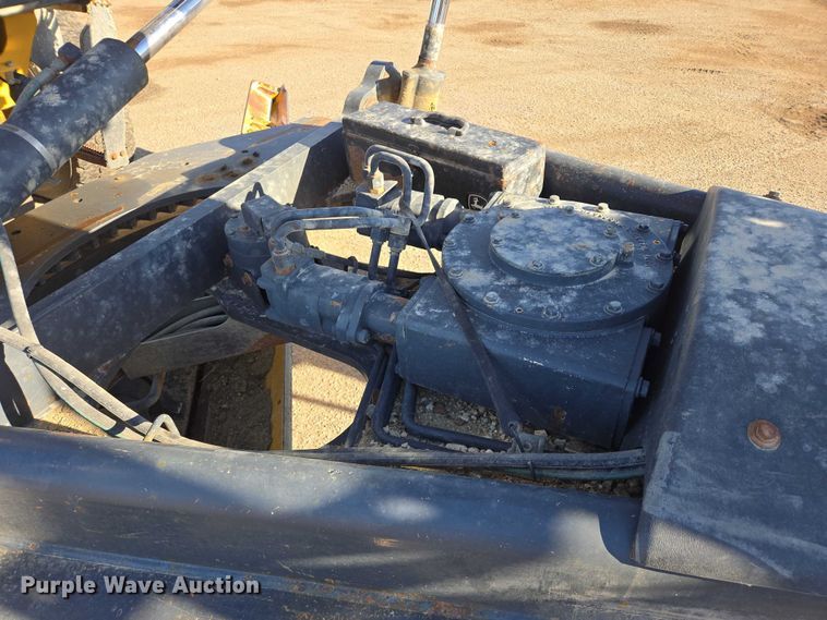 image for item EB1165 2015 John Deere 772G motor grader