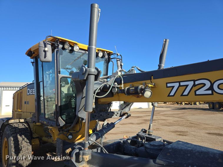image for item EB1165 2015 John Deere 772G motor grader