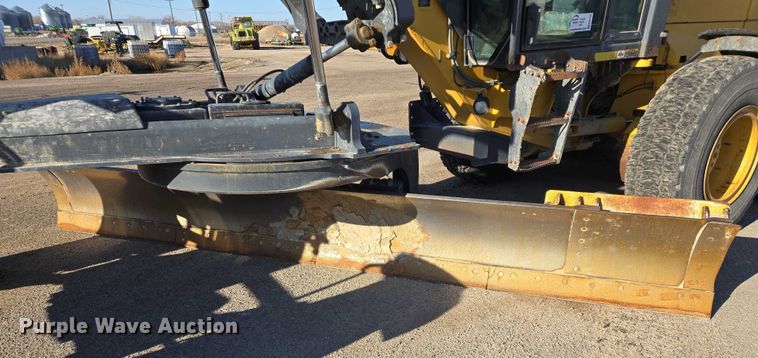 image for item EB1165 2015 John Deere 772G motor grader