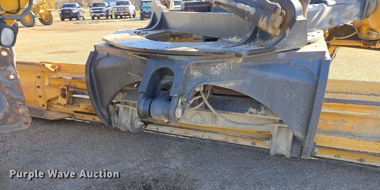 image for item EB1165 2015 John Deere 772G motor grader