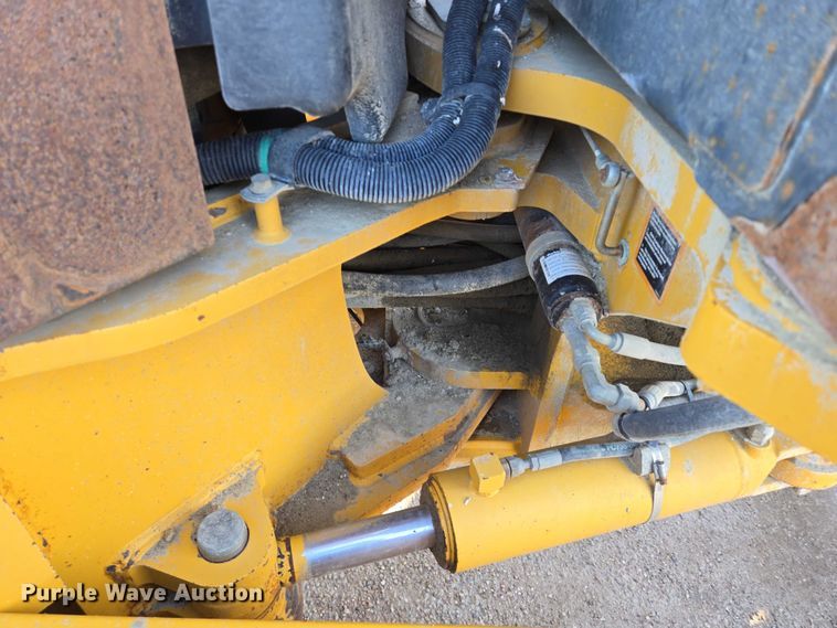 image for item EB1165 2015 John Deere 772G motor grader