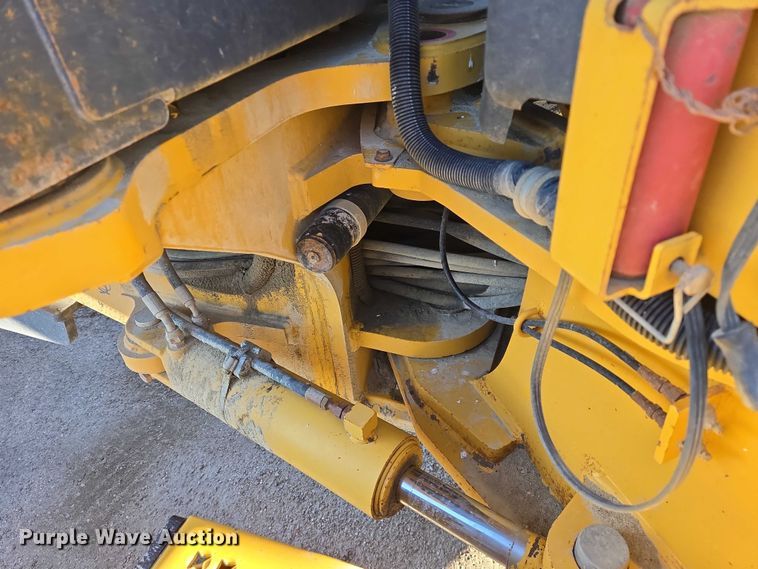 image for item EB1165 2015 John Deere 772G motor grader