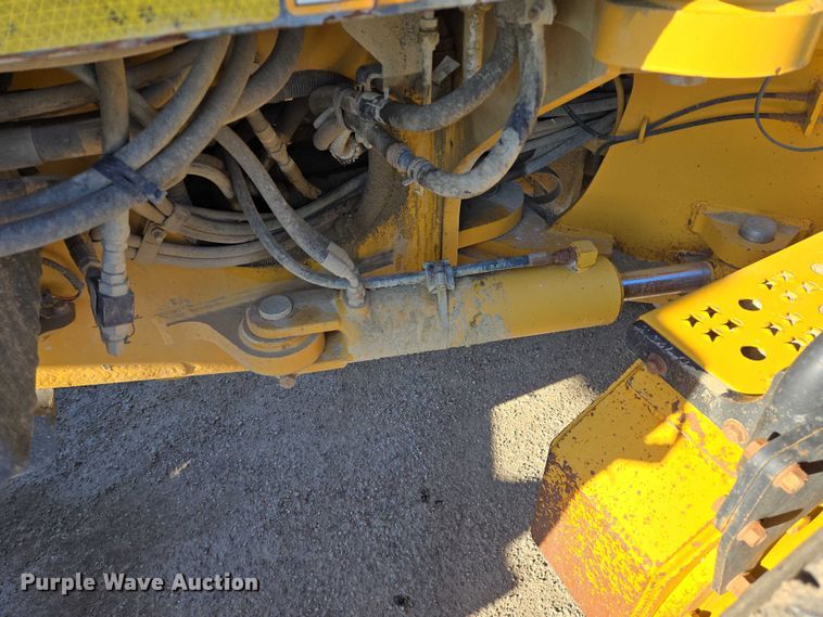 image for item EB1165 2015 John Deere 772G motor grader