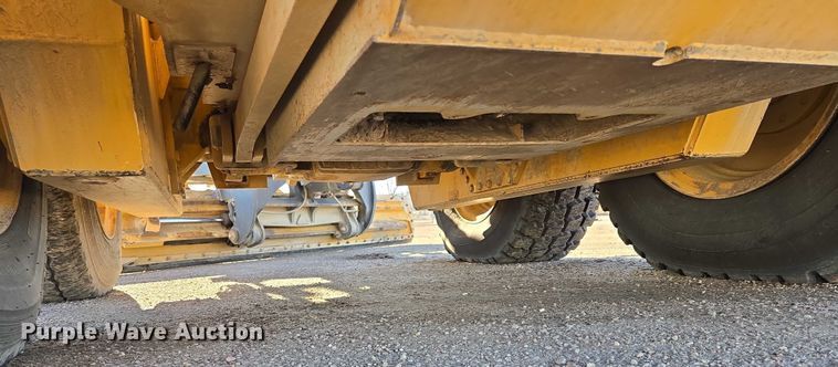 image for item EB1165 2015 John Deere 772G motor grader