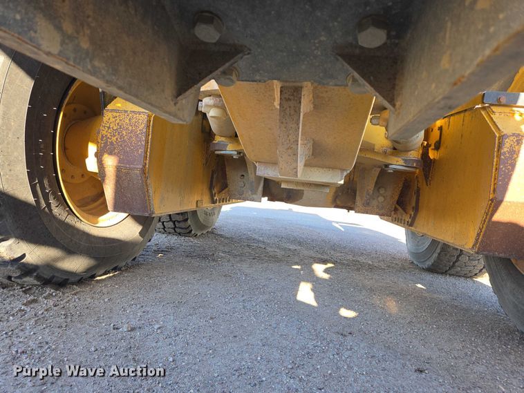 image for item EB1165 2015 John Deere 772G motor grader