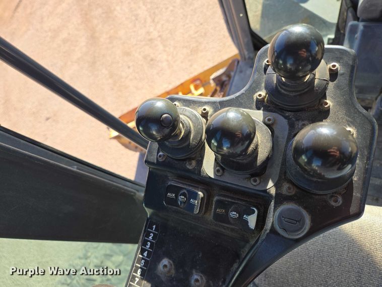 image for item EB1165 2015 John Deere 772G motor grader