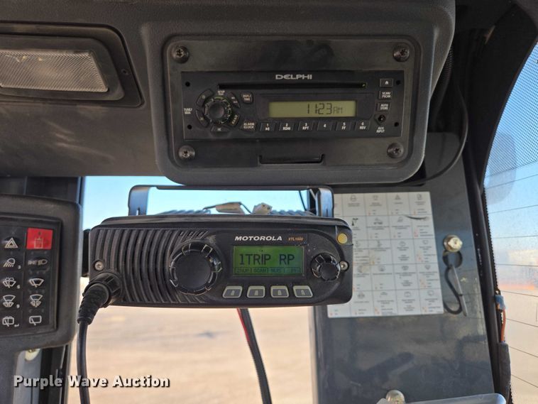 image for item EB1165 2015 John Deere 772G motor grader