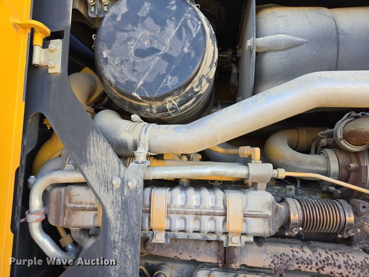 image for item EB1165 2015 John Deere 772G motor grader