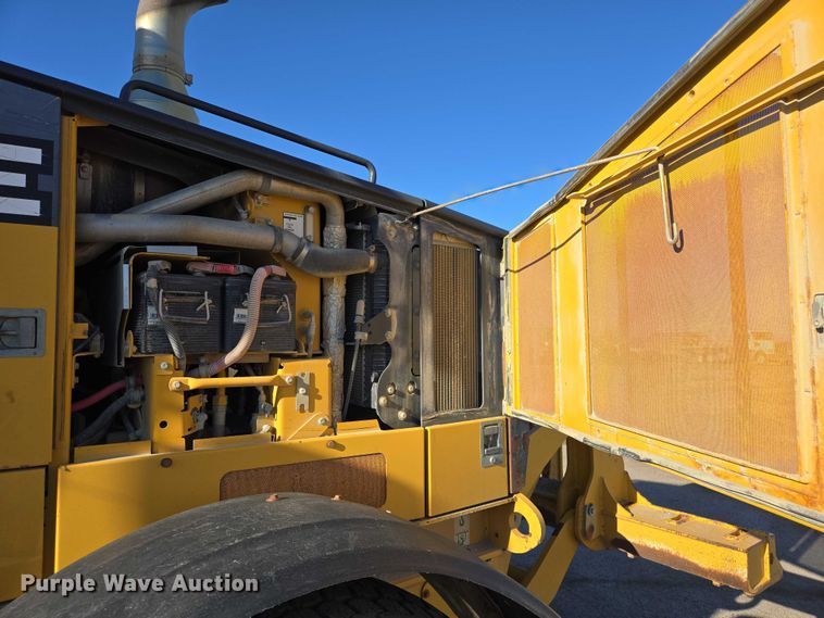 image for item EB1165 2015 John Deere 772G motor grader