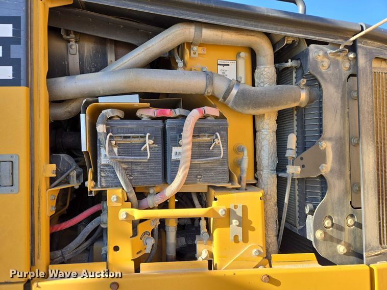 image for item EB1165 2015 John Deere 772G motor grader